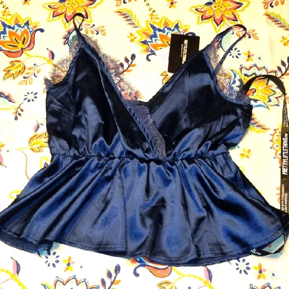 Pretty Little Thing Sz 8 Camisole NWT - Picture 1 of 5